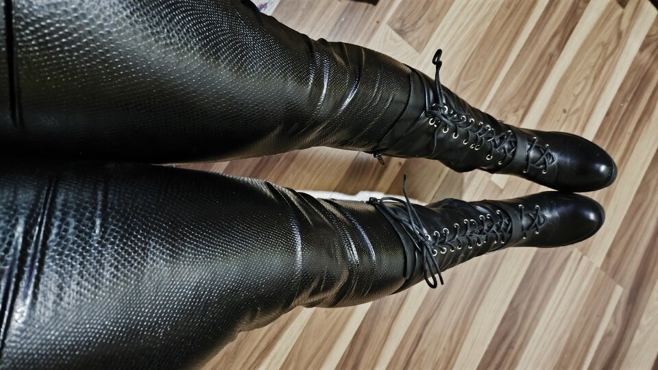 1000018249.jpg - Adriennecross