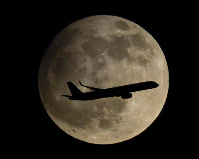 Night-Flying~2.jpg - SlowToPleasure
