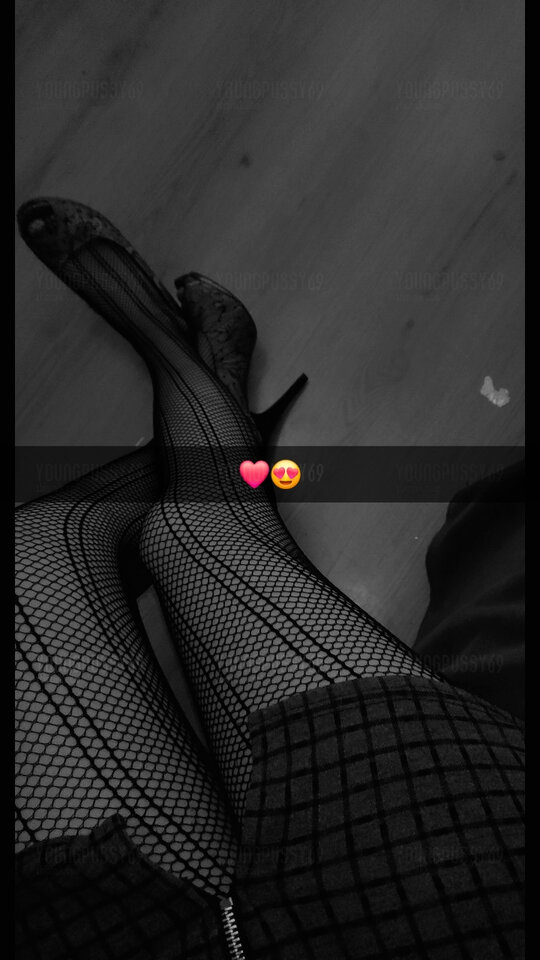Czas na nóżki🥵😈 - YoungPUSSY69