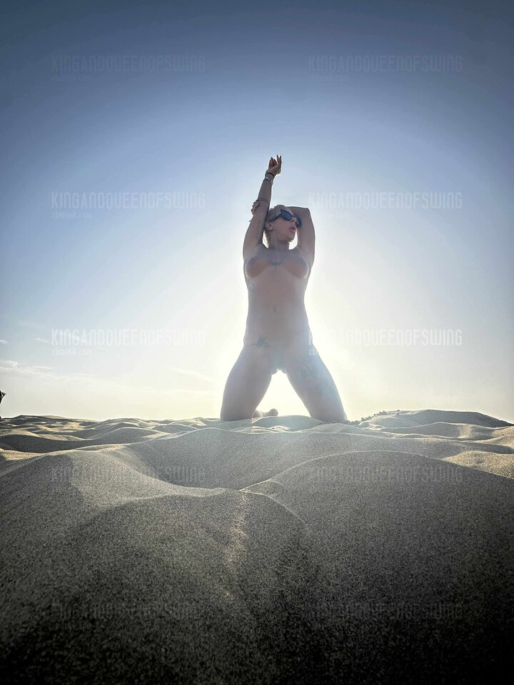 :) - KingAndQueenOfSwing