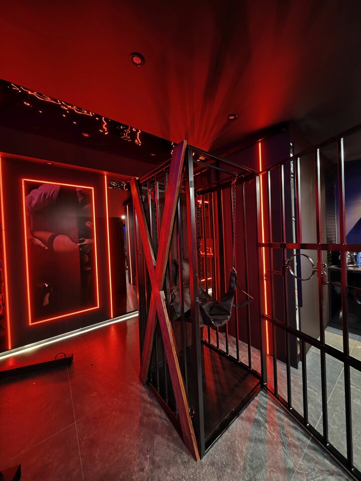 Klatka_z_hustawka2_Warszawa_Luxxx_Eu.jpg - Luxxx_Eu