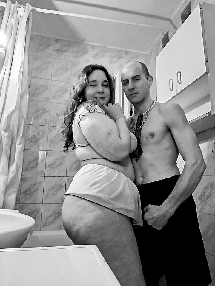 1000001071.jpg - HotBiSexParka