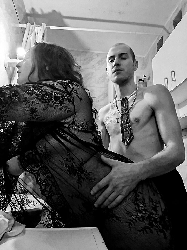 1000001076.jpg - HotBiSexParka