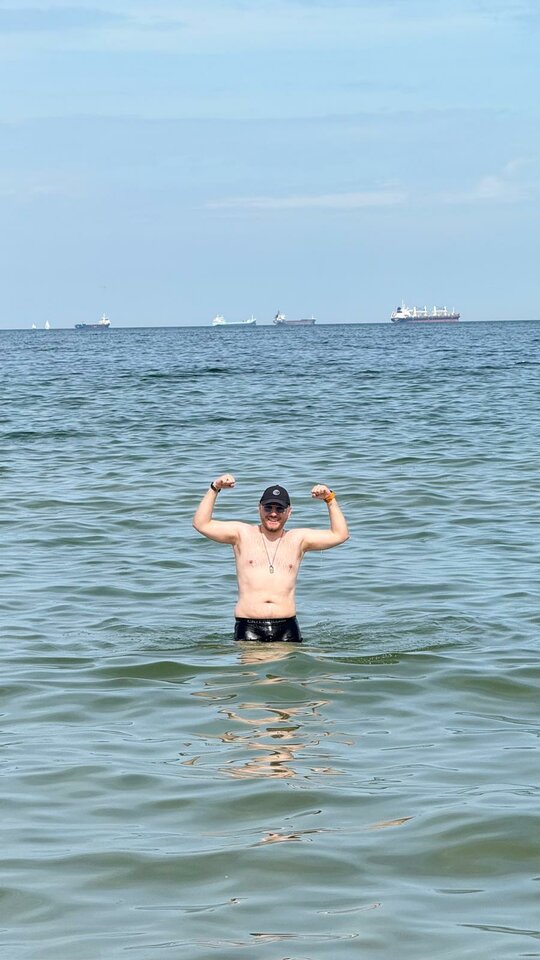 1000022392.jpg - PeepingM