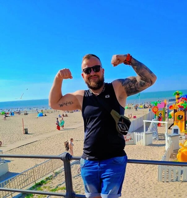 3952.jpg - VictorReal