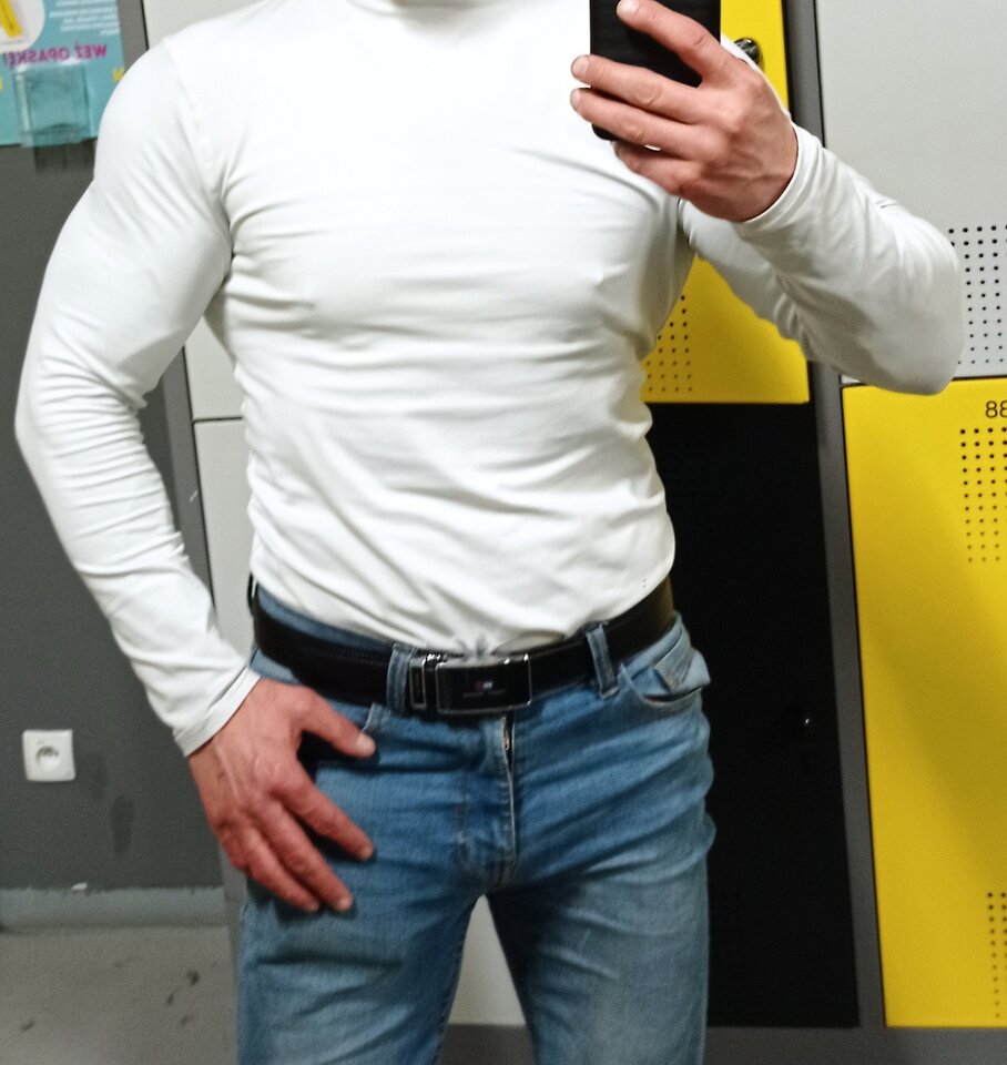 Mężczyzna w bieli - Tymon01