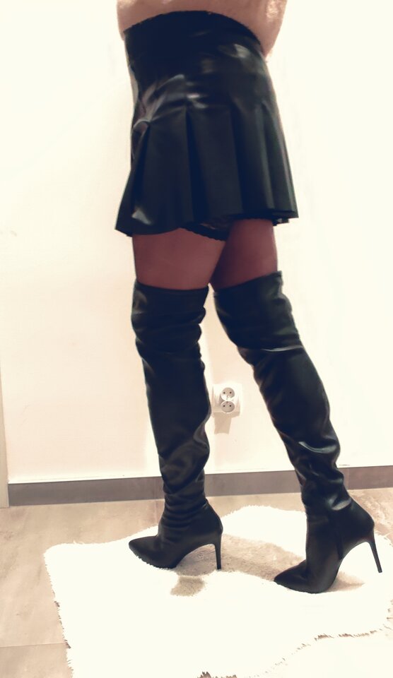 1000006020.jpg - HighHeelsPanty