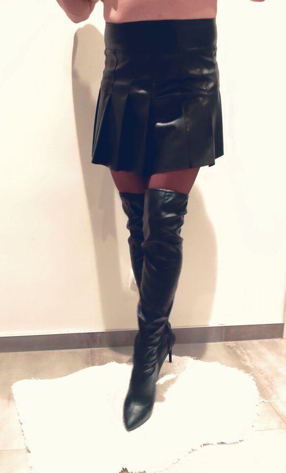 1000006016.jpg - HighHeelsPanty