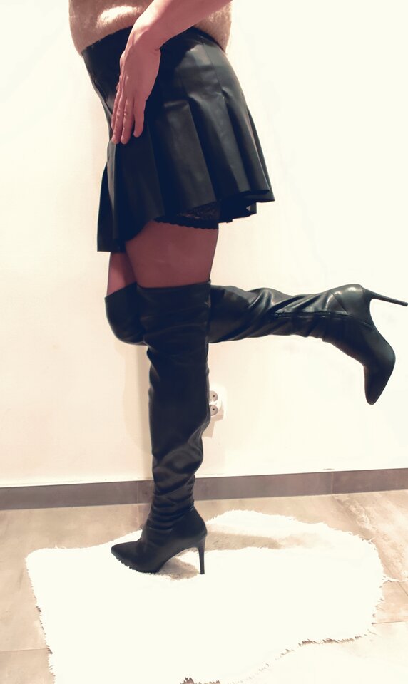 1000006019.jpg - HighHeelsPanty