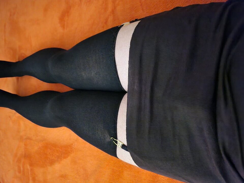 1000002877.jpg - HornyPeach