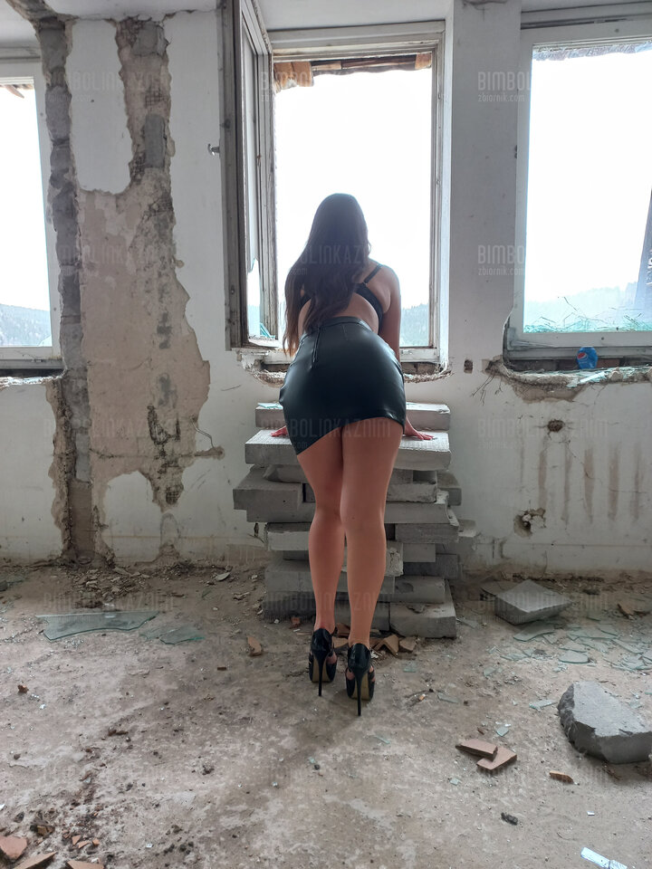 "Ubierz się wulgarnie i zapamiętaj sukienkę. - Bimbolinkaznim