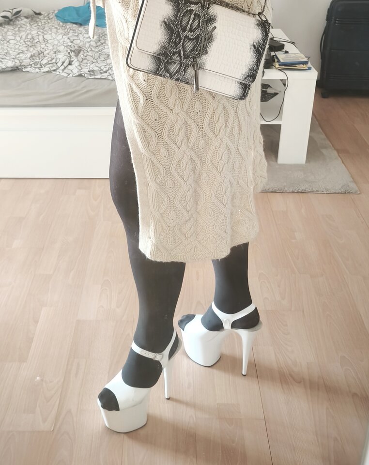 1000000753.jpg - Platformheelz