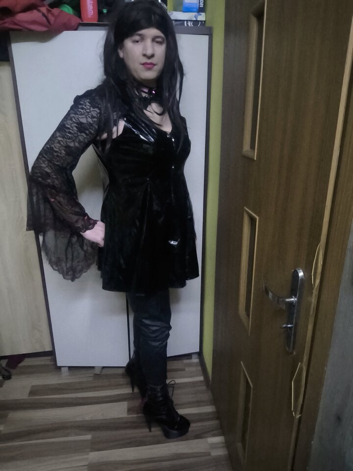 1000018899.jpg - Adriennecross