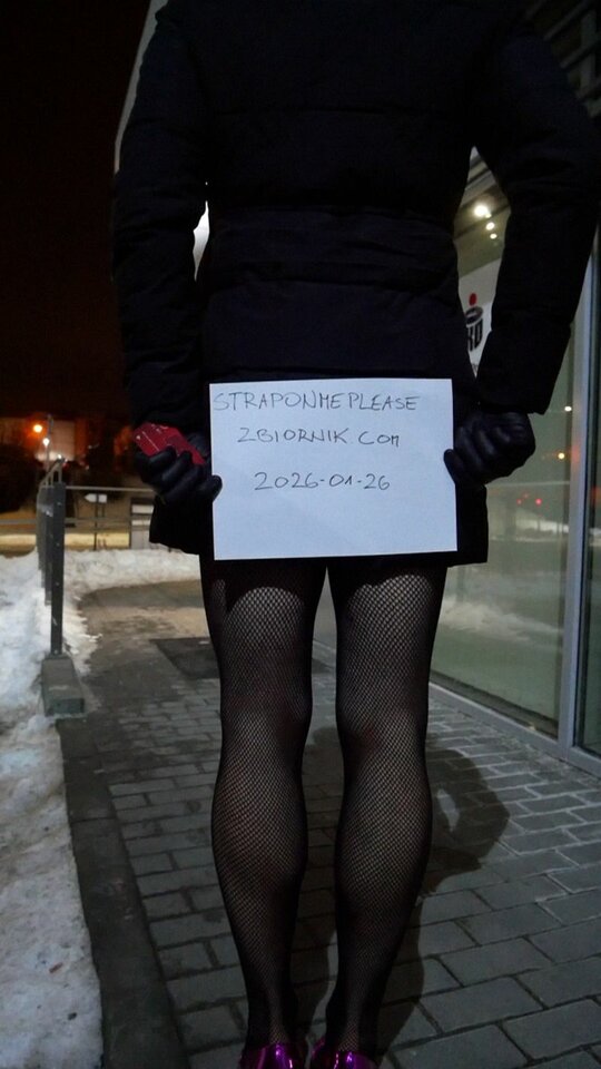 wer3.jpg - Straponmeplease