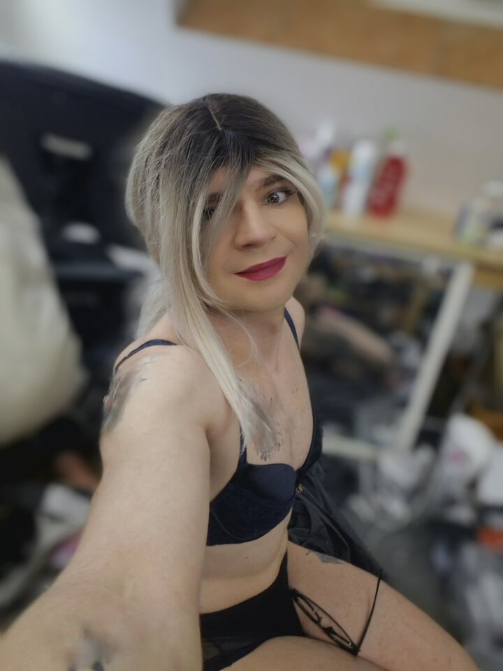 20251122_034340.jpg - SexWorkerkaTS