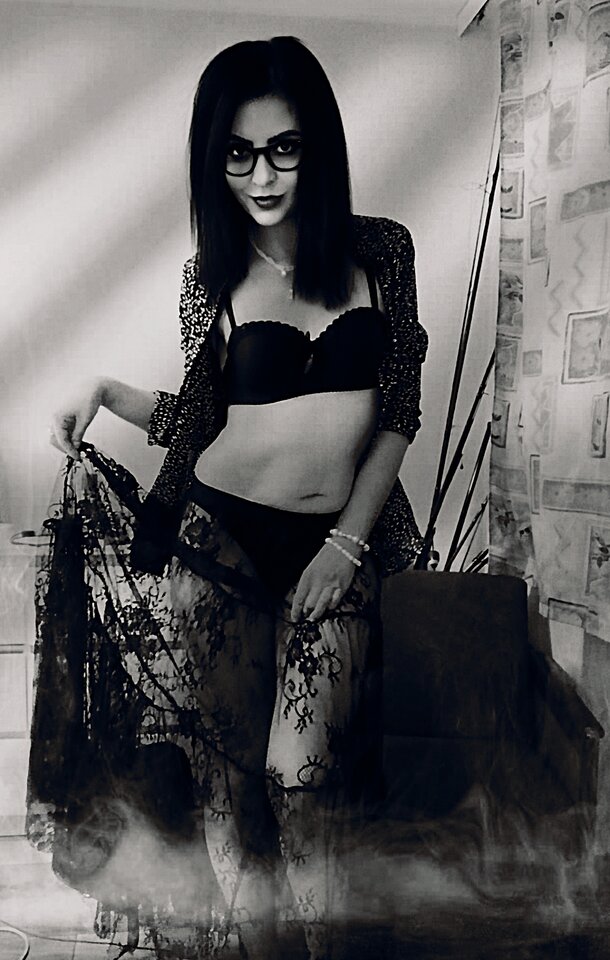 IMG-7aee8f88f5a4304b09b254a7a21784d5-V.jpg - Starscouples